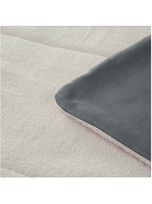 Couette polaire microfibre doublé sherpa BICOLORE, par Soleil d'ocre - Kiabi Couette polaire microfibre doublé sherpa BICOLORE, par Soleil d'ocre - Kiabi