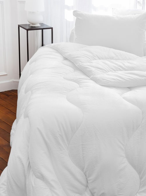 Couette polyester CARESSE microfibre siliconée Chaud (hiver) 450 g/m2 - Kiabi
