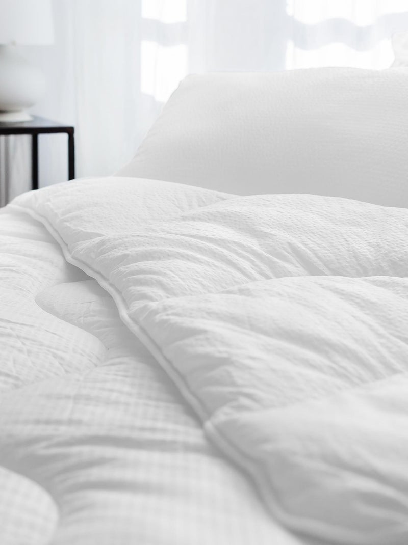 Couette polyester CARESSE microfibre siliconée Chaud (hiver) 450 g/m2 Blanc - Kiabi
