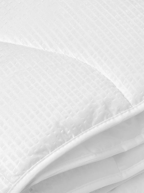 Couette polyester CARESSE microfibre siliconée Tempéré (mi-saison) 375 g/m2 - Kiabi