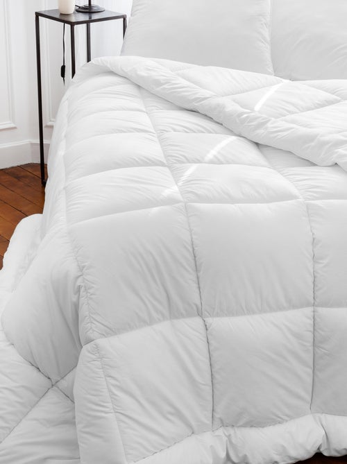 Couette polyester CASTOR fibre creuse siliconée Léger (été) 200 g/m2 - Kiabi