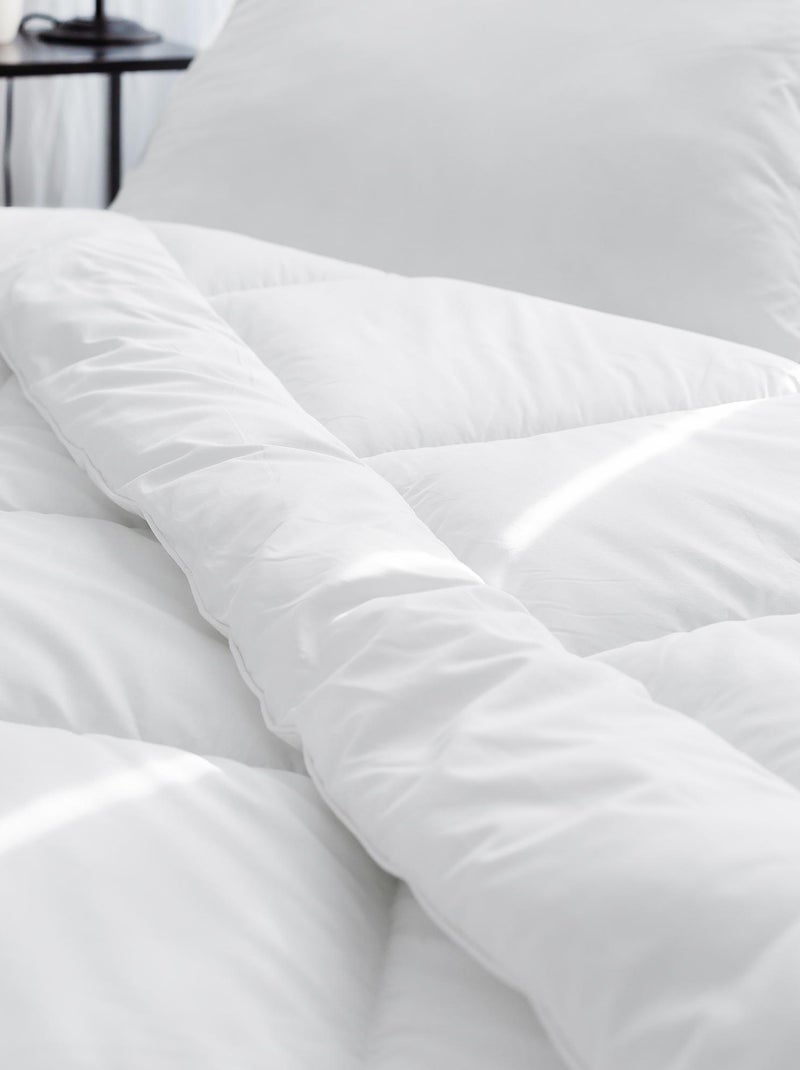 Couette polyester CASTOR fibre creuse siliconée Léger (été) 200 g/m2 Blanc - Kiabi