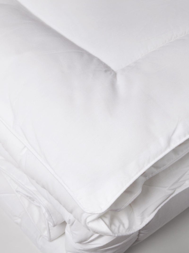 Couette polyester CASTOR fibre creuse siliconée Léger (été) 200 g/m2 Blanc - Kiabi