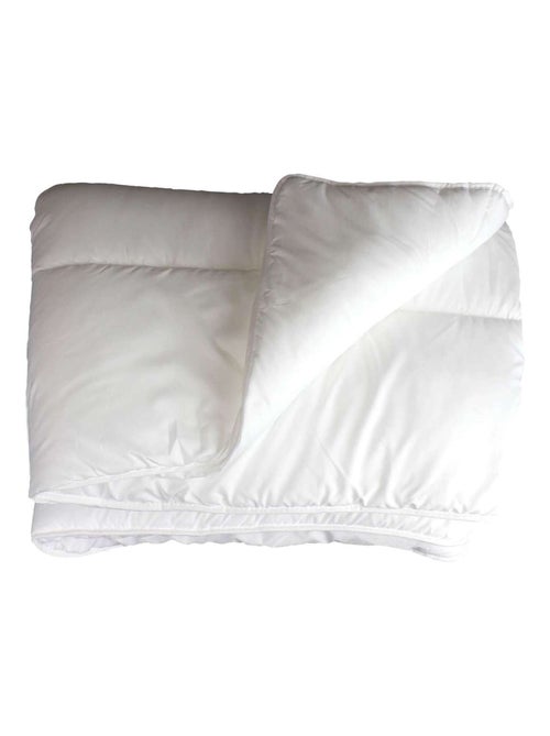 Couette premium 1 place en polyester anti acarien 400g/m² - Kiabi Couette premium 1 place en polyester anti acarien 400g/m² - Kiabi