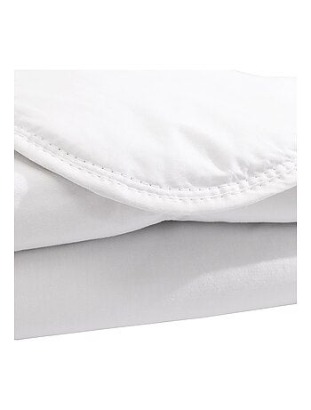 Couette tempérée anti-acariens et anti-bactériens