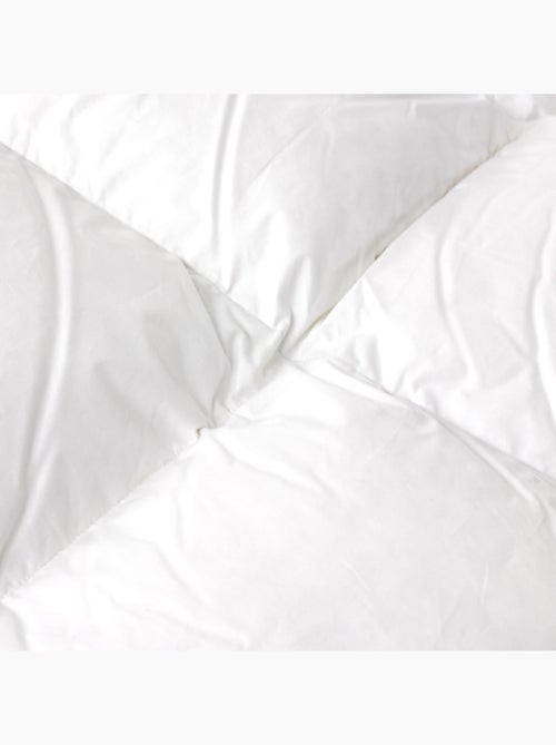 Couette VELAY LUXE garnissage duvet d'oie Léger (été) 200 g/m2 - Kiabi Couette VELAY LUXE garnissage duvet d'oie Léger (été) 200 g/m2 - Kiabi