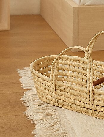 Couffin osier minimaliste pour poupée