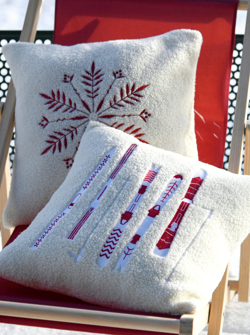 Coussin  - Effet bouclette avec motif flocon Ecru - Kiabi