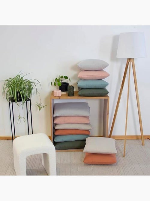 Coussin - gaze de coton - 40x40 cm - beige - décoratif - confortable et respirant - Kiabi Coussin - gaze de coton - 40x40 cm - beige - décoratif - confortable et respirant - Kiabi