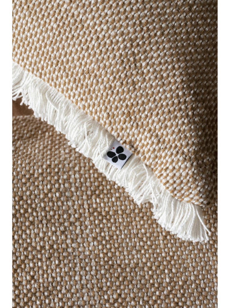 Coussin - L'effet papillon - Coton : 385 gr/m² - Filling 520 gr Beige - Kiabi
