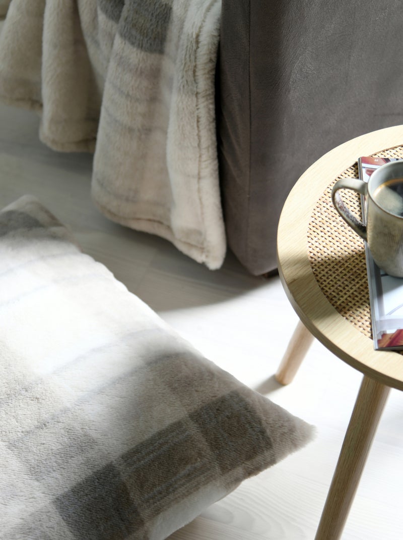 Coussin à carreaux écossais en imitation fourrure Beige - Kiabi