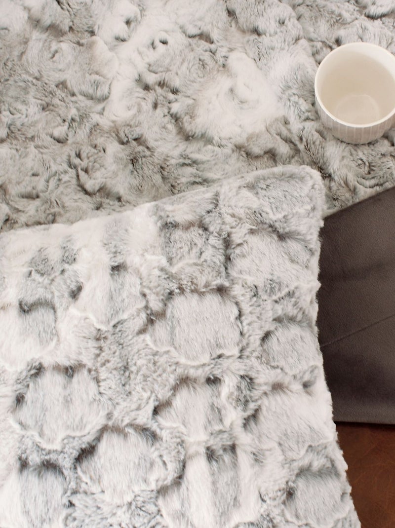 Coussin à poils doux LENVIK Gris - Kiabi