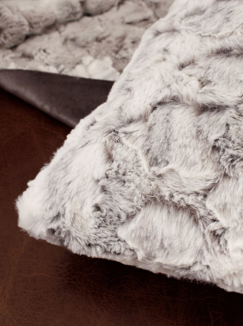 Coussin à poils doux LENVIK Gris - Kiabi