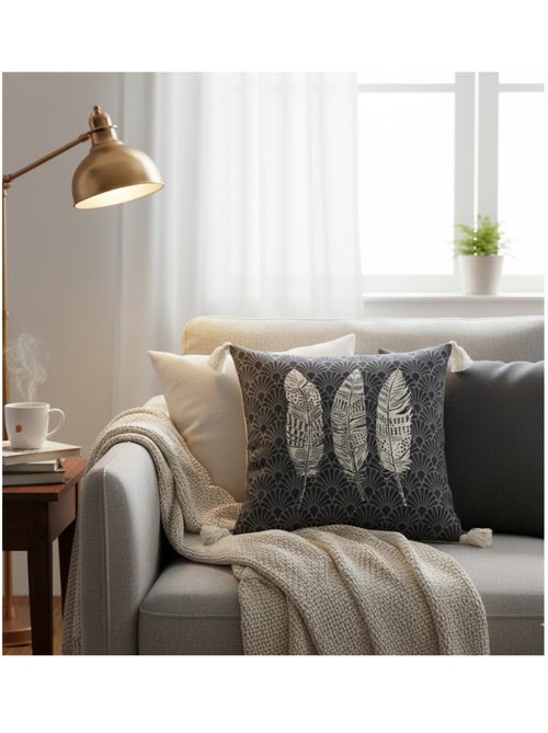 Coussin a pompons Eternity - Kiabi