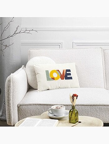 Coussin avec bouclette 30x50cm LOVE