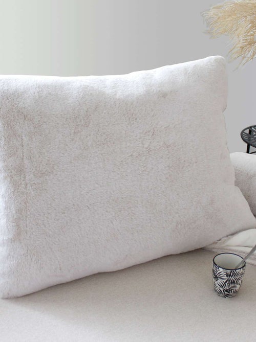 Coussin AZURA imitiation fourrure - Kiabi