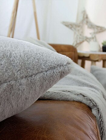 Coussin AZURA imitiation fourrure