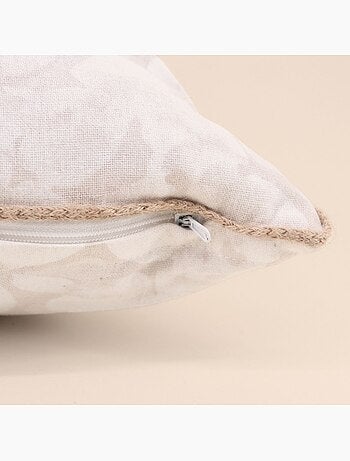 Coussin beige fleuri avec jute 40x40cm