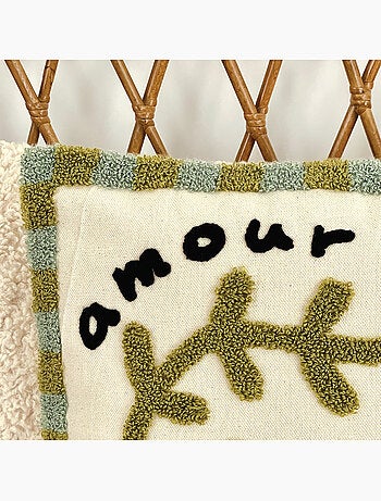 Coussin brodé motif coquelicot