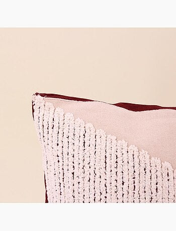 Coussin brodé motifs géométriques bordeaux, beige 30x50cm