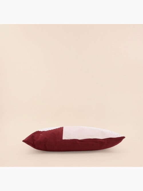 Coussin brodé motifs géométriques bordeaux, beige 30x50cm - Kiabi
