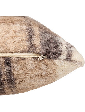 Coussin carré bien rembourré automne