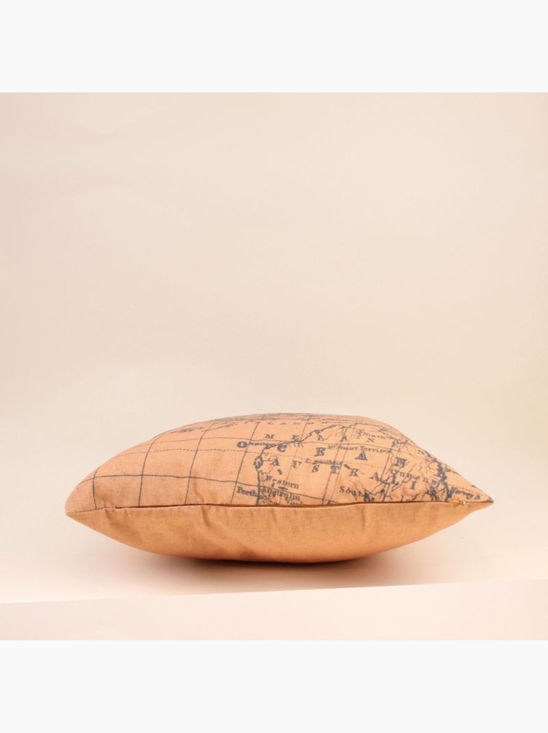 Coussin carte du monde beige et gris 45cm Beige - Kiabi