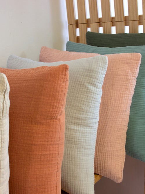 Coussin collection GAZ & SHERPA double gaze de coton et polyester - Kiabi Coussin collection GAZ & SHERPA double gaze de coton et polyester - Kiabi