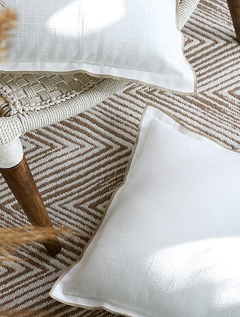 Coussin coton volant plat feston noir