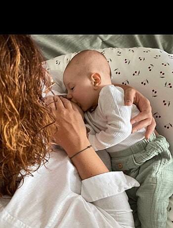 Coussin d'allaitement et de grossesse Cerises