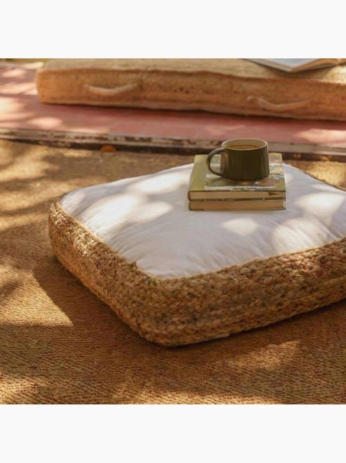 Coussin de sol en tissu et jute 40x40cm - Kiabi Coussin de sol en tissu et jute 40x40cm - Kiabi