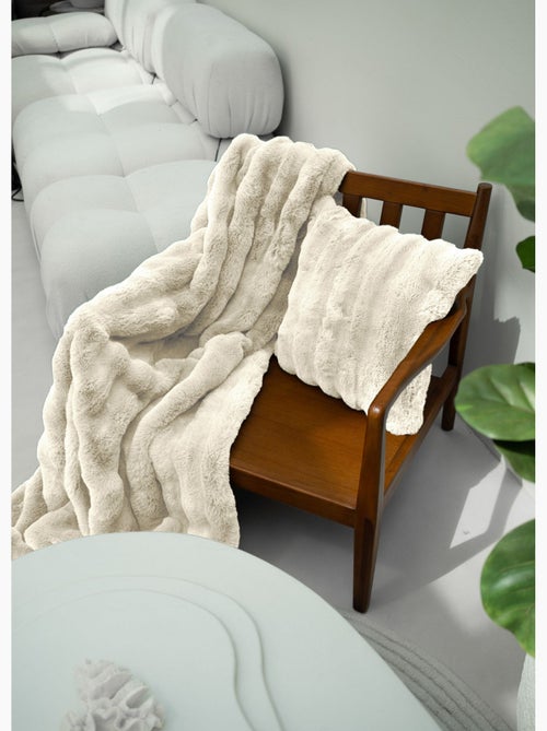 Coussin déco cotelé fausse fourrure - AFIBEL - Kiabi
