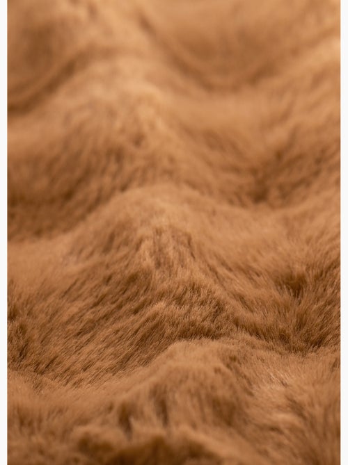 Coussin déco cotelé fausse fourrure - AFIBEL - Kiabi