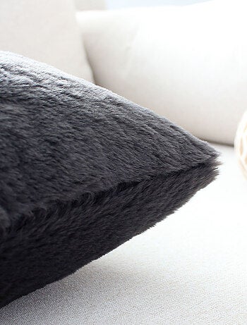 Coussin décoratif imitation fourrure toucher ultra doux