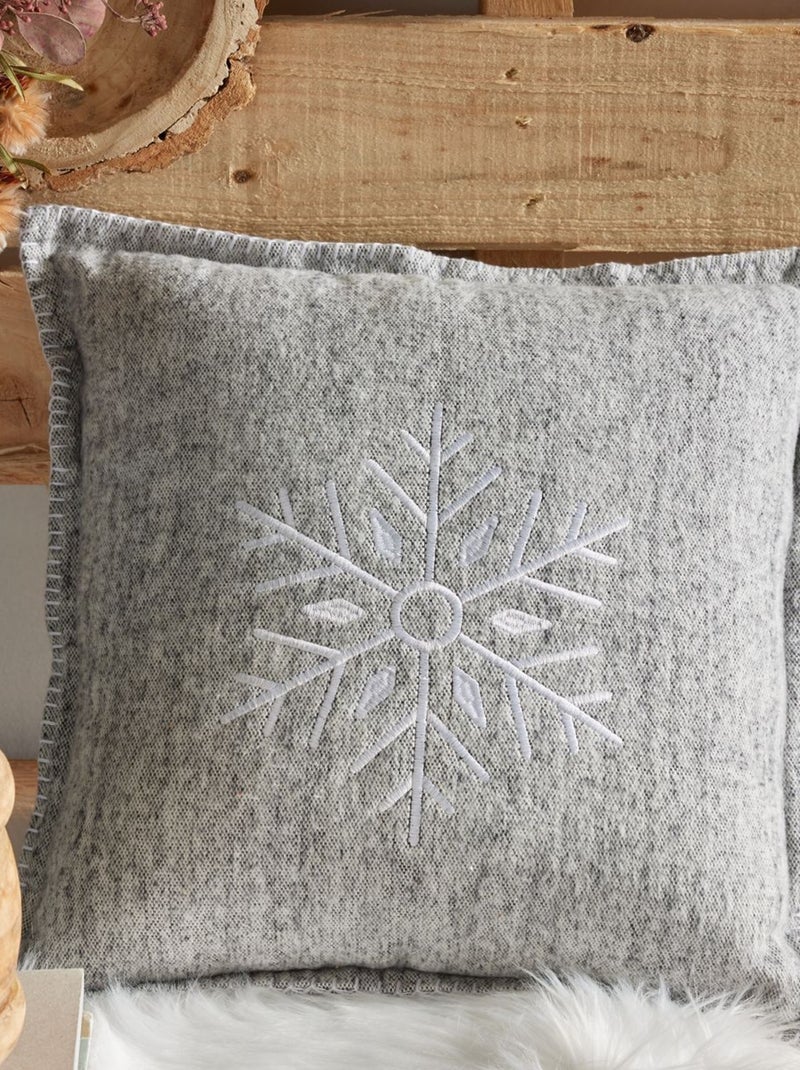 Coussin déhoussable carré brodé en flanelle HORS PISTE Gris - Kiabi