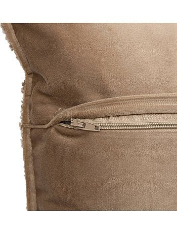 Coussin déhoussable en bouclette SOANA