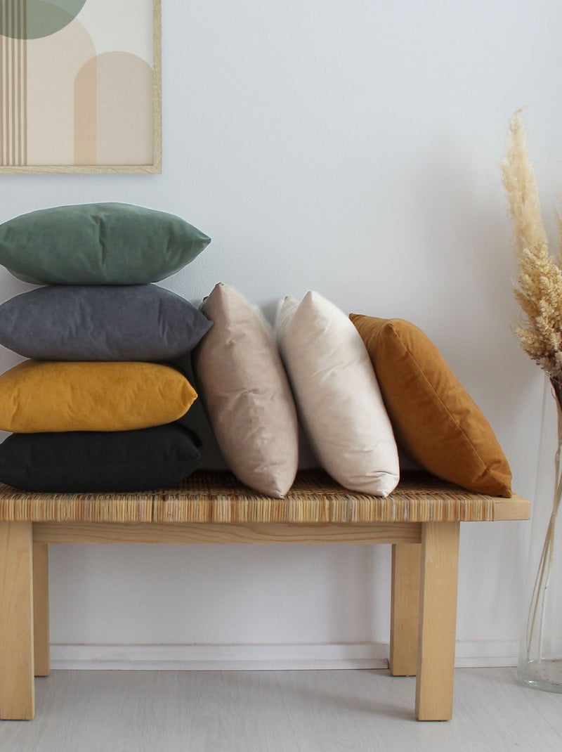 Coussin dehoussable en velours Ecru - Kiabi