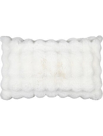 Coussin déhoussable imitation fourrure