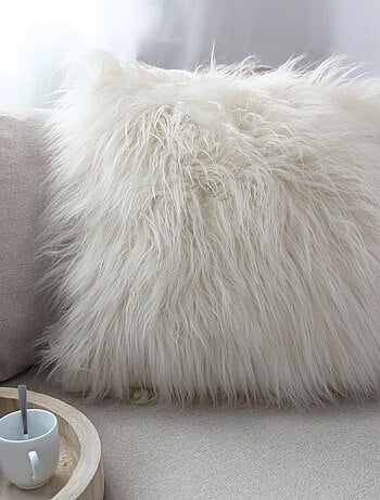 Coussin déhoussable imitation fourrure long poil