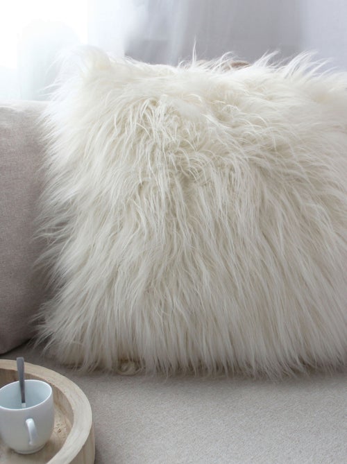 Coussin déhoussable imitation fourrure  long poil - Kiabi