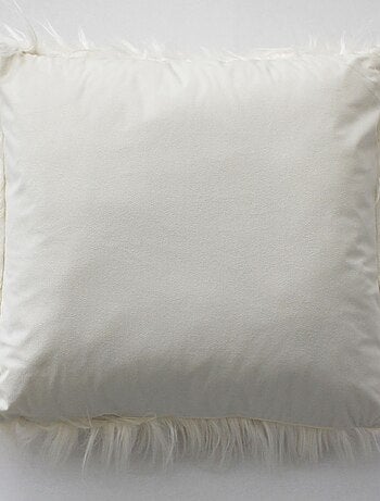 Coussin déhoussable uni imitation fourrure