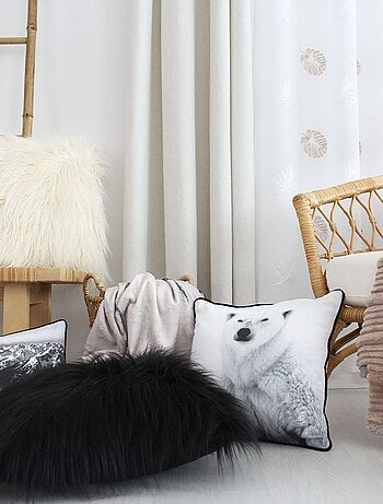 Coussin déhoussable uni imitation fourrure