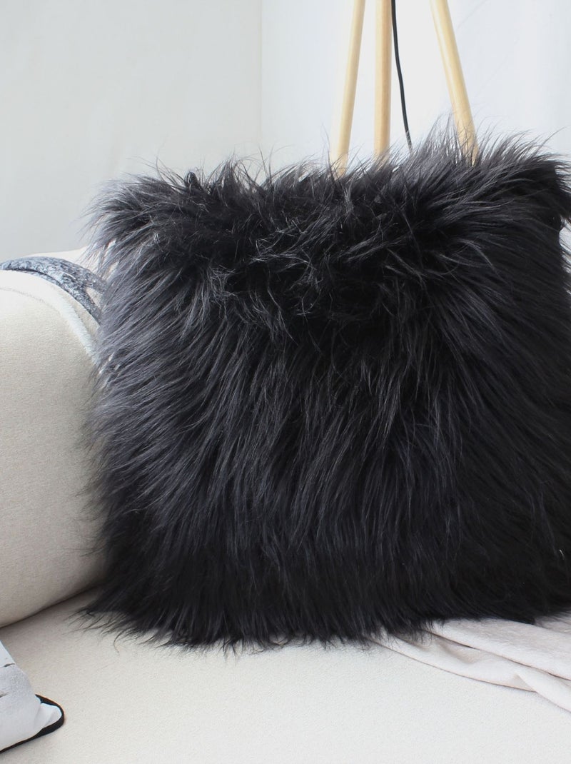 Coussin déhoussable uni imitation fourrure Noir - Kiabi
