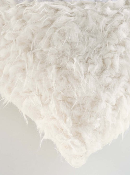 Coussin doux en imitation fourrure avec housse amovible - Kiabi