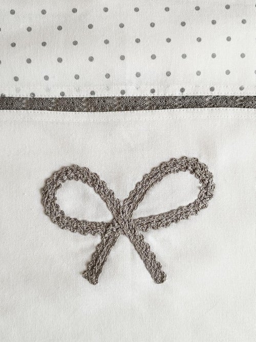 Coussin en coton brodé 40x40 cm EMILIE, par Soleil d'ocre - Kiabi