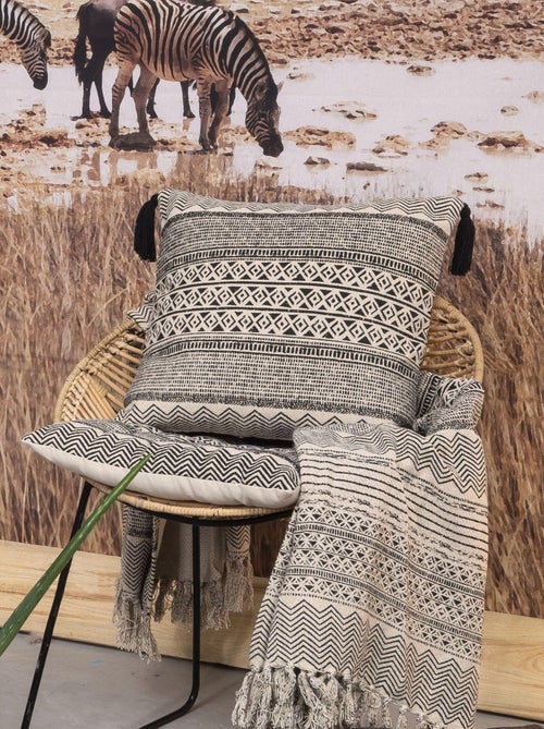 Coussin en coton imprimé avec pompons AFRICA 'Deko&co' - Kiabi