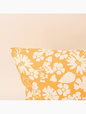 Coussin en coton imprimé fleurs jaune 30x50cm