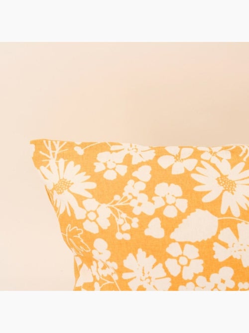 Coussin en coton imprimé fleurs jaune 30x50cm - Kiabi Coussin en coton imprimé fleurs jaune 30x50cm - Kiabi