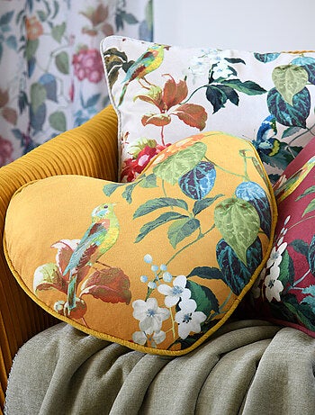 Coussin en forme de cœur à motif végétal
