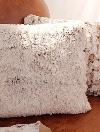Coussin en imitation fourrure